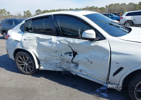 2023 BMW X4 xDrive30I z USA, uszkodzony, nr VIN 5UX33DT02P9N55057